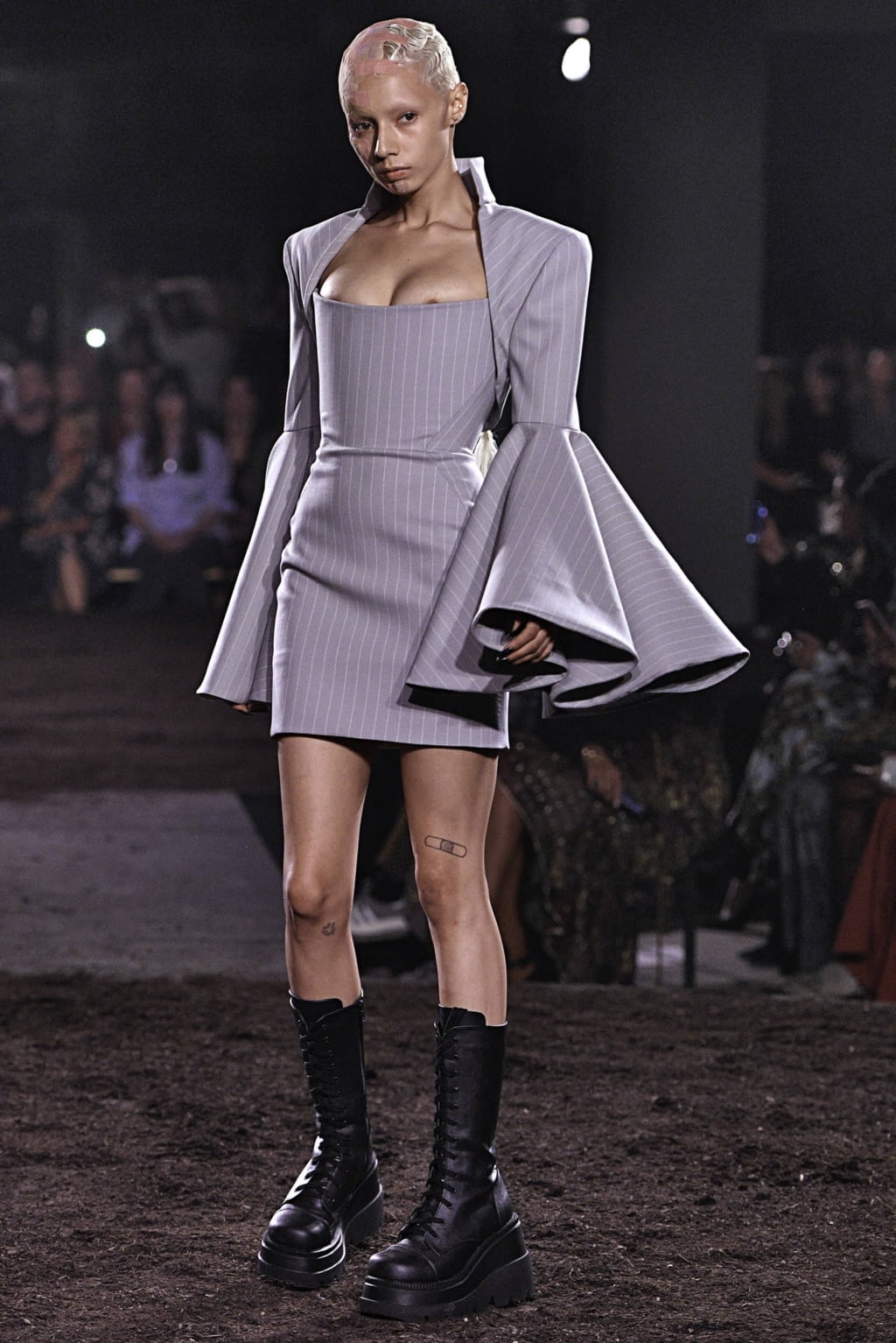 Fashion Week London Spring/Summer 2019 look 37 from the Gareth Pugh collection 女装
