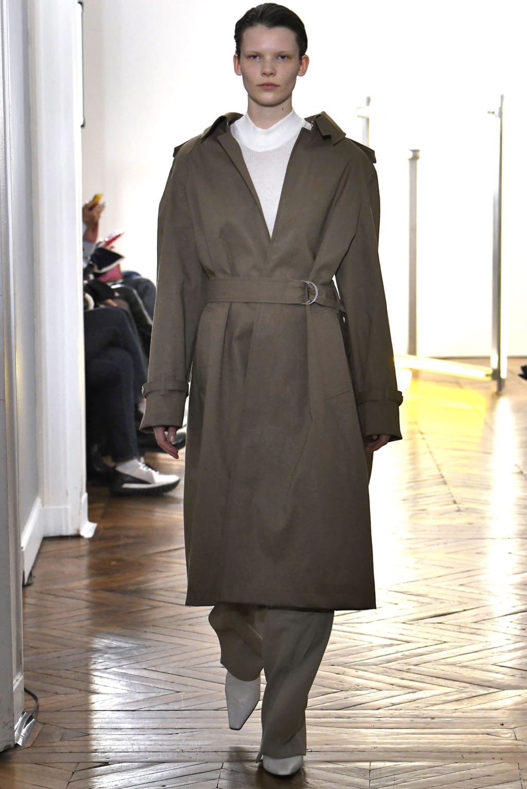 Fashion Week Paris Fall/Winter 2019 look 7 from the GAUCHERE collection 女装