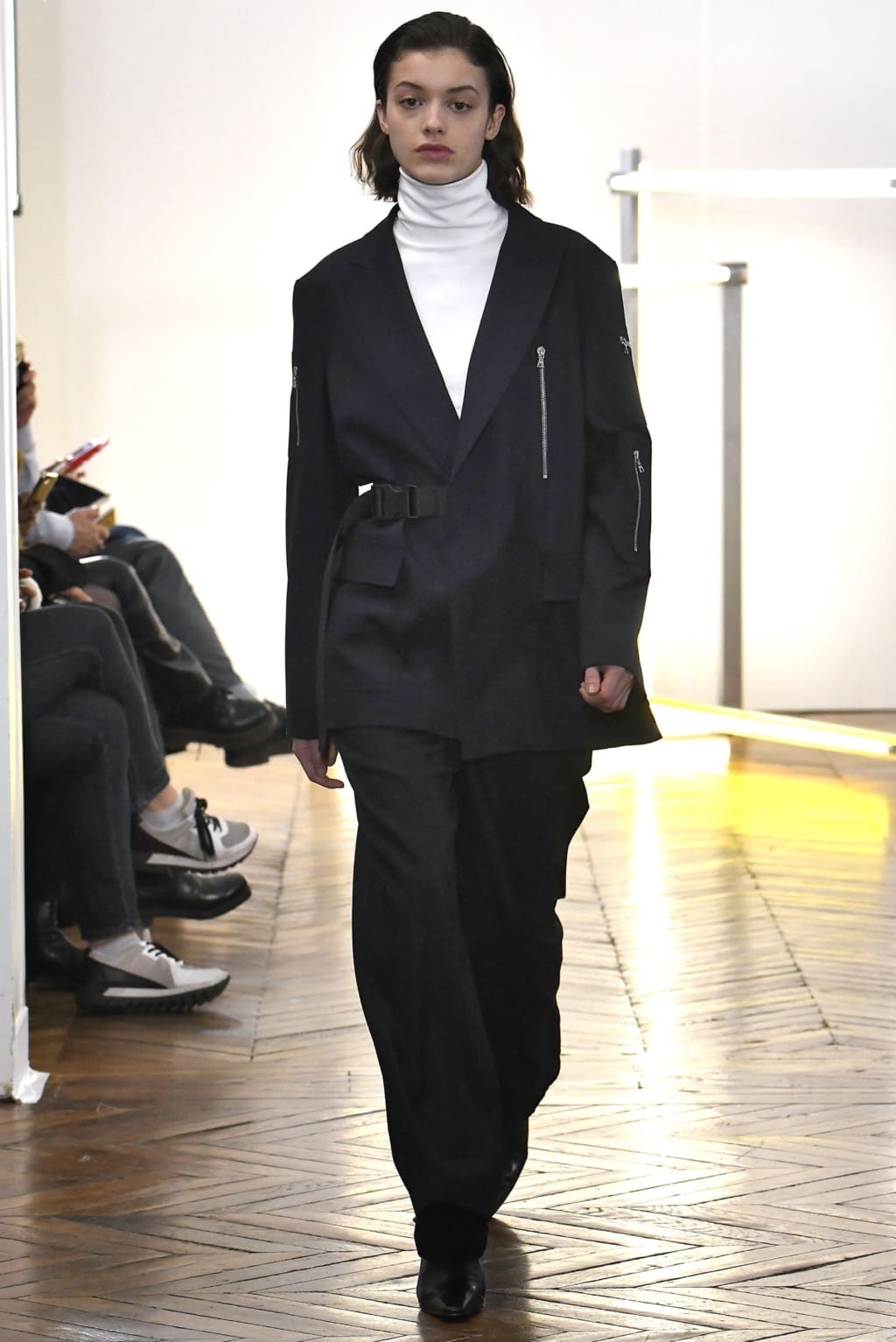 Fashion Week Paris Fall/Winter 2019 look 9 from the GAUCHERE collection 女装