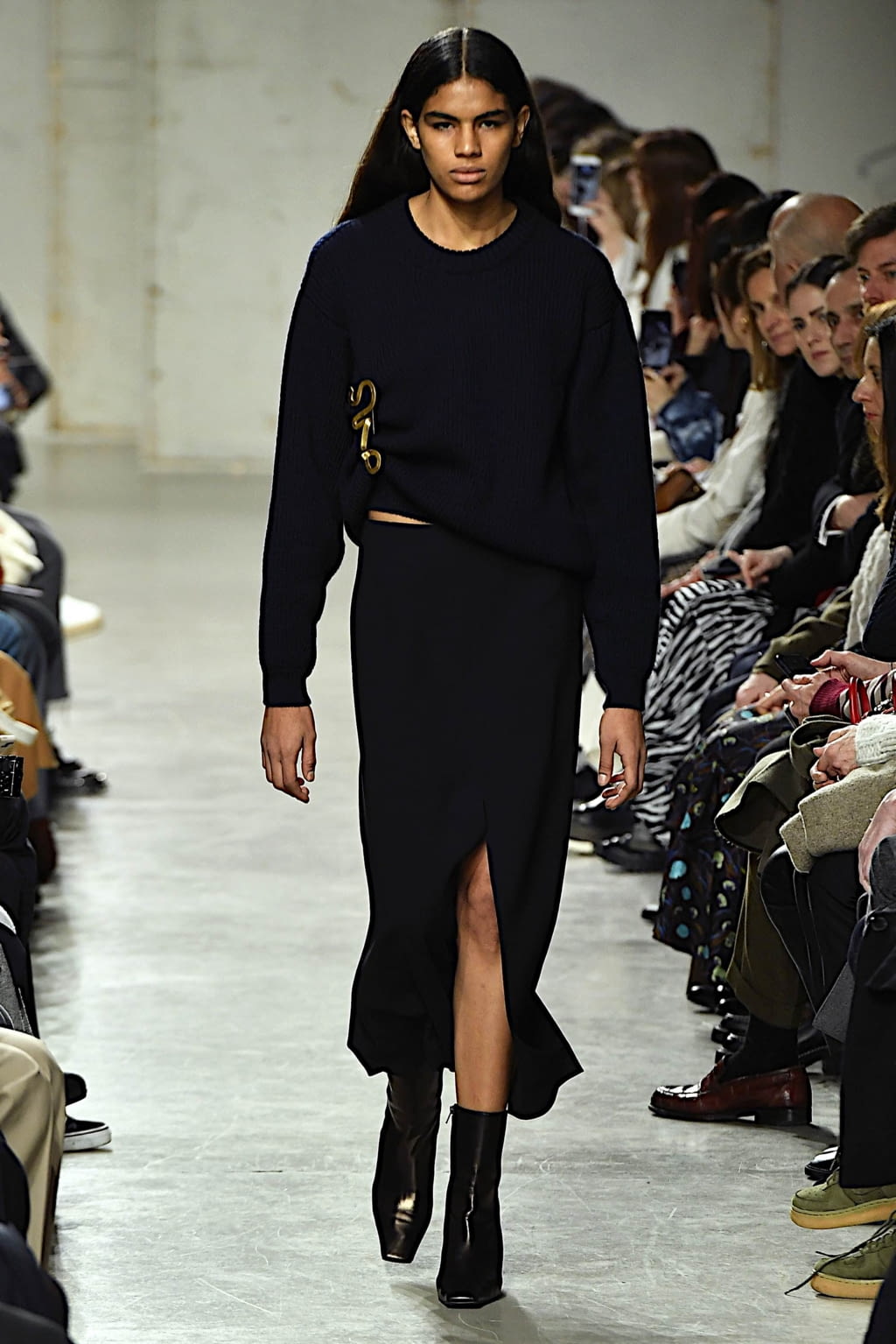 Fashion Week Paris Fall/Winter 2020 look 21 from the GAUCHERE collection womenswear