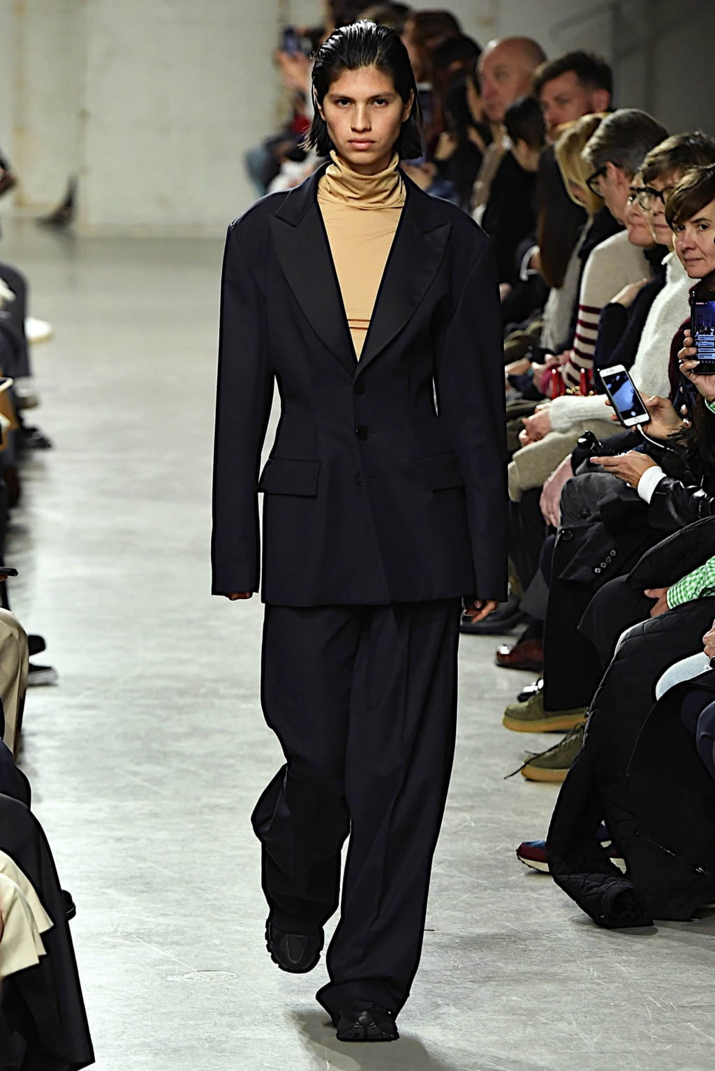 Fashion Week Paris Fall/Winter 2020 look 24 from the GAUCHERE collection womenswear