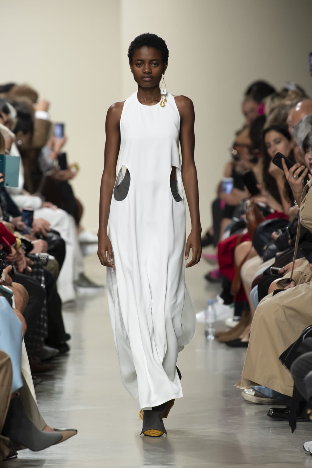 Fashion Week Paris Spring/Summer 2020 look 24 from the GAUCHERE collection 女装