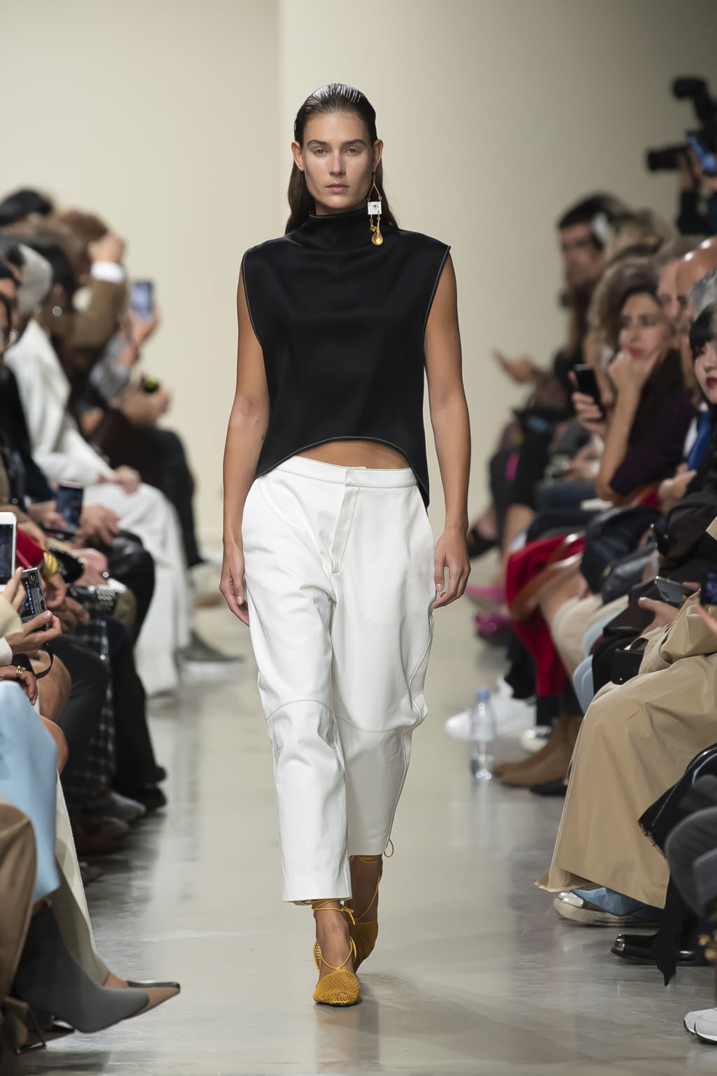 Fashion Week Paris Spring/Summer 2020 look 27 from the GAUCHERE collection 女装