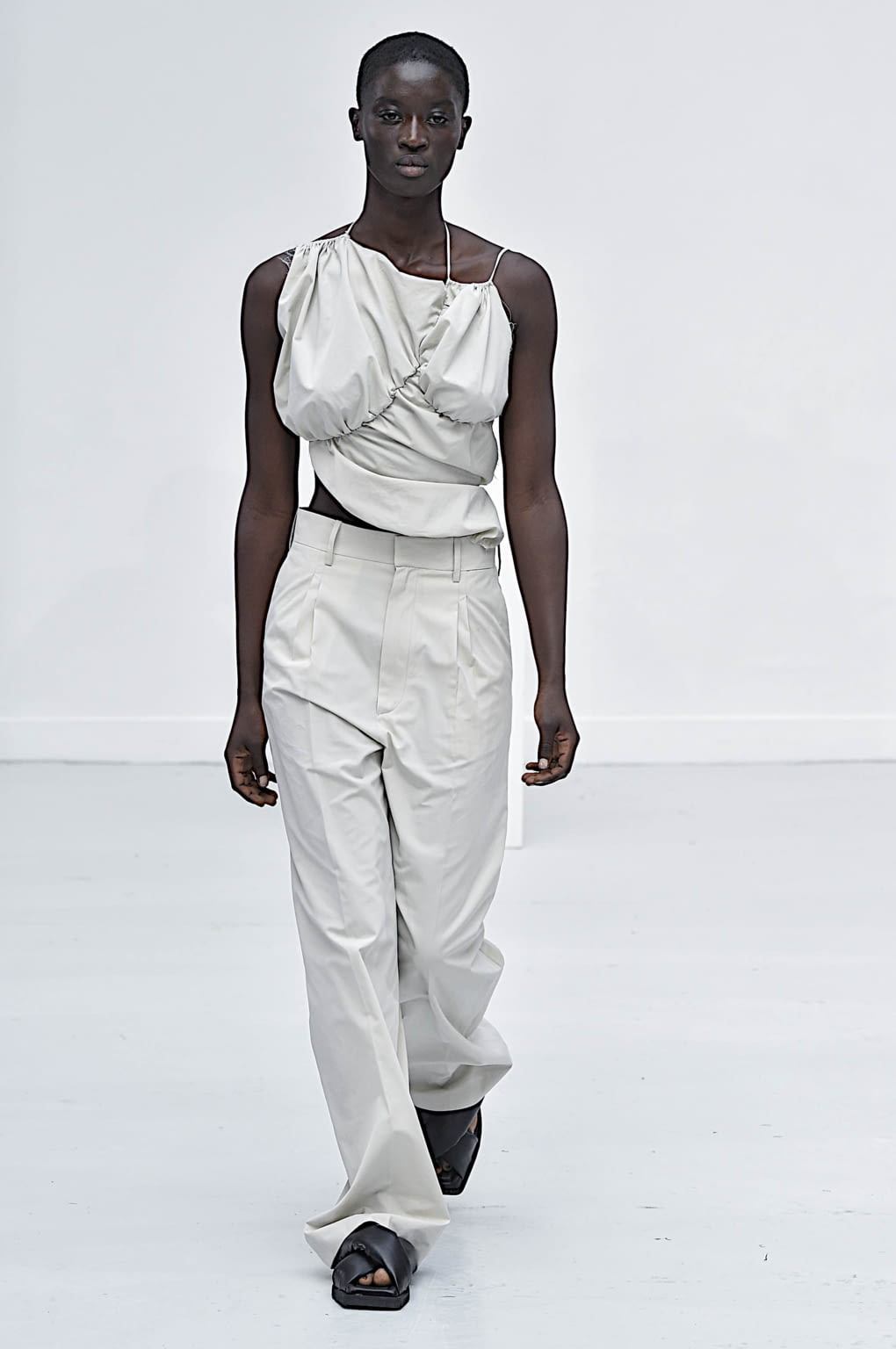 Fashion Week Paris Spring/Summer 2021 look 5 from the GAUCHERE collection 女装