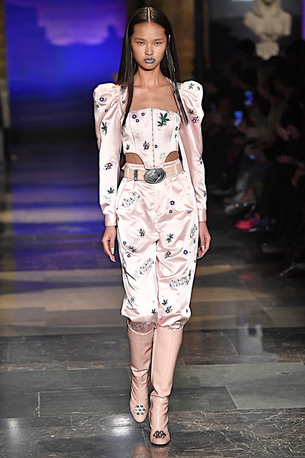 Fashion Week Milan Fall/Winter 2020 look 8 de la collection GCDS womenswear