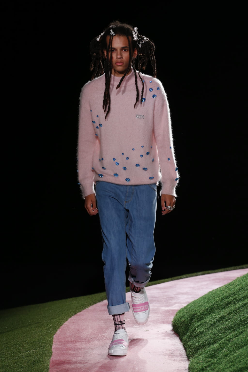 Fashion Week Milan Fall/Winter 2018 look 37 from the GCDS collection menswear