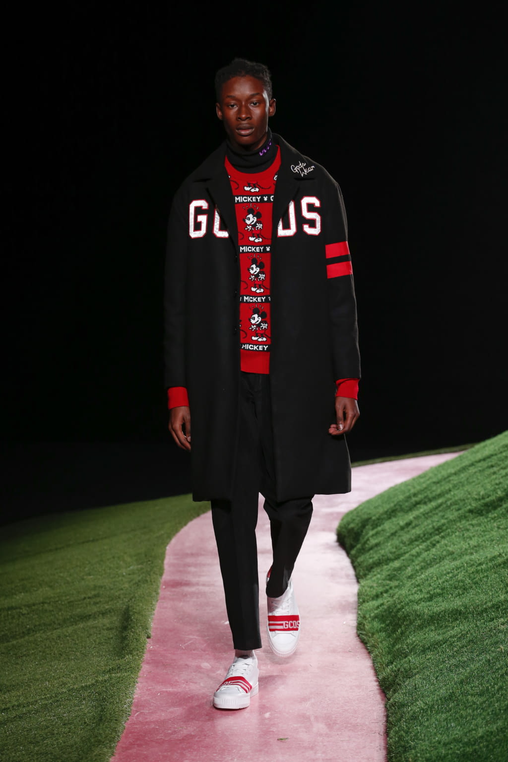Fashion Week Milan Fall/Winter 2018 look 8 from the GCDS collection 男装