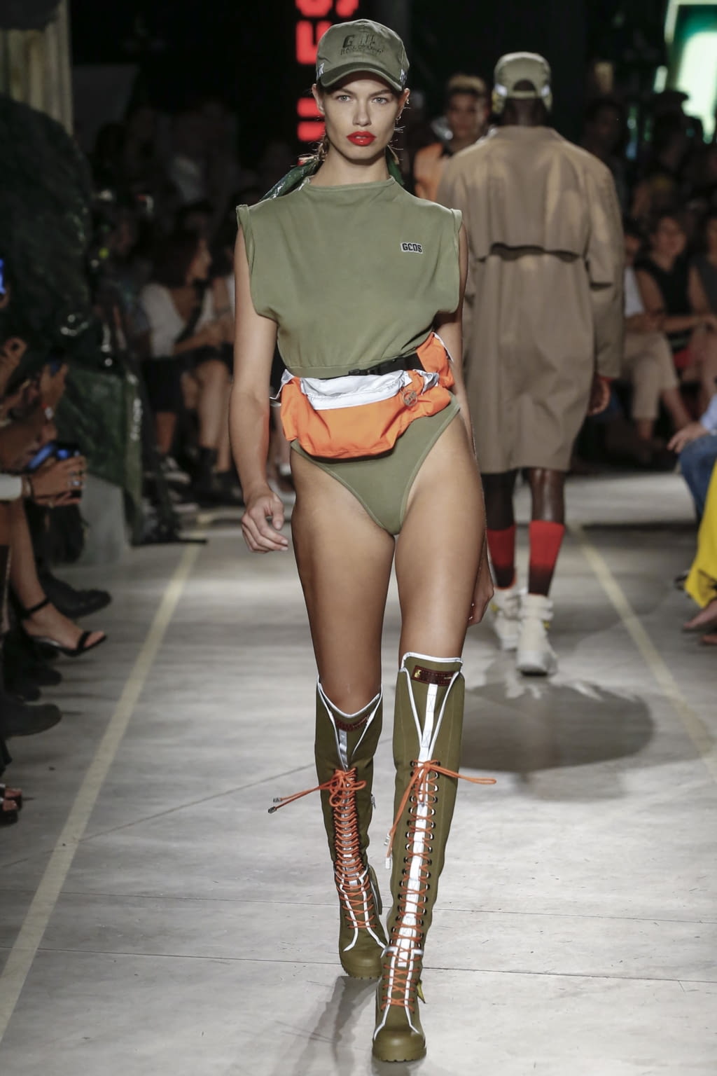 Fashion Week Milan Spring/Summer 2019 look 15 from the GCDS collection 女装