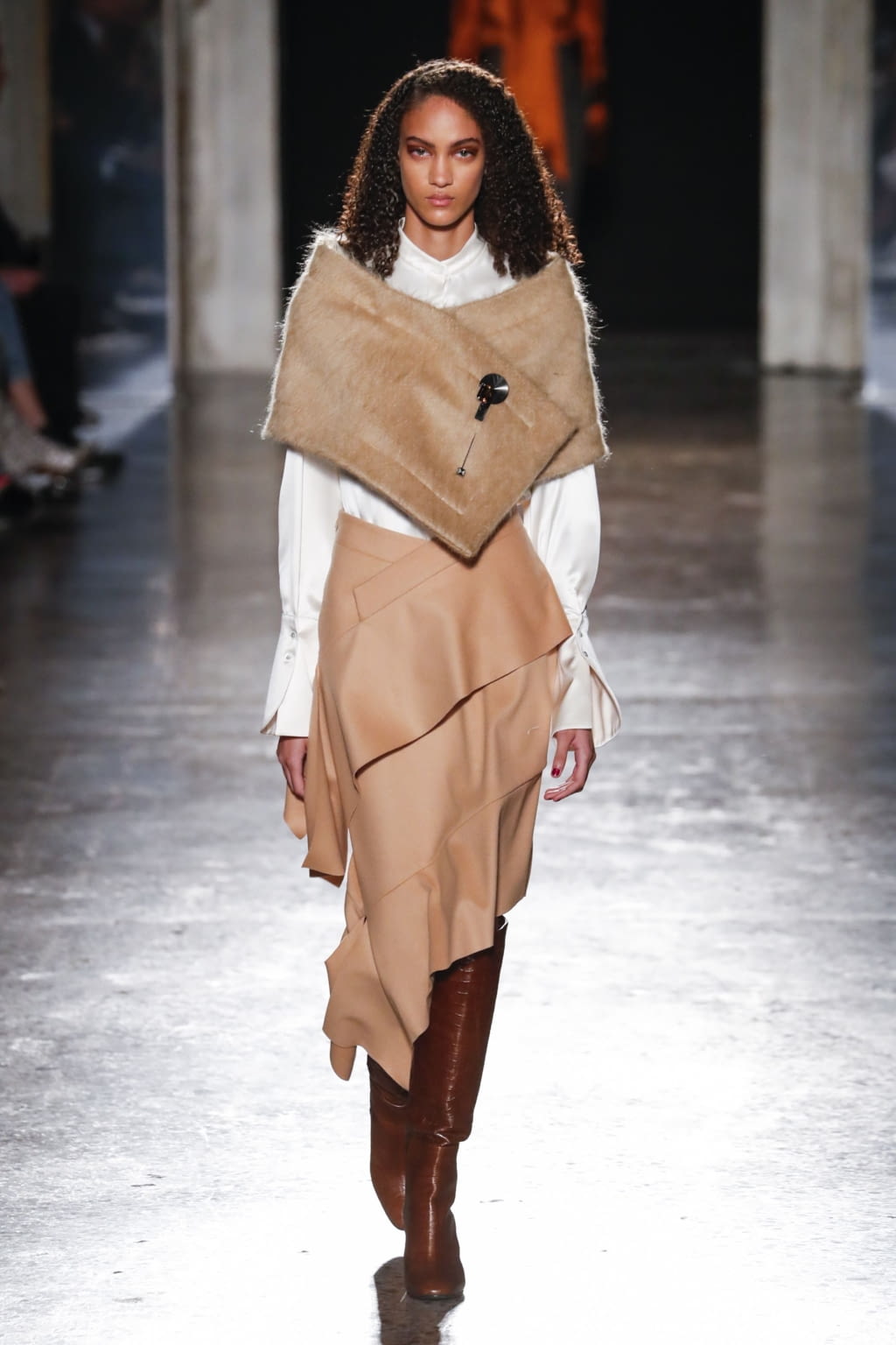 Fashion Week Milan Fall/Winter 2020 look 12 de la collection Genny womenswear