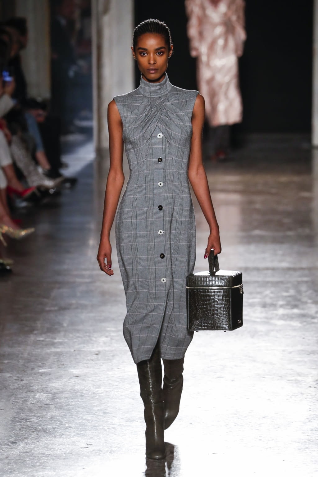 Fashion Week Milan Fall/Winter 2020 look 16 de la collection Genny womenswear