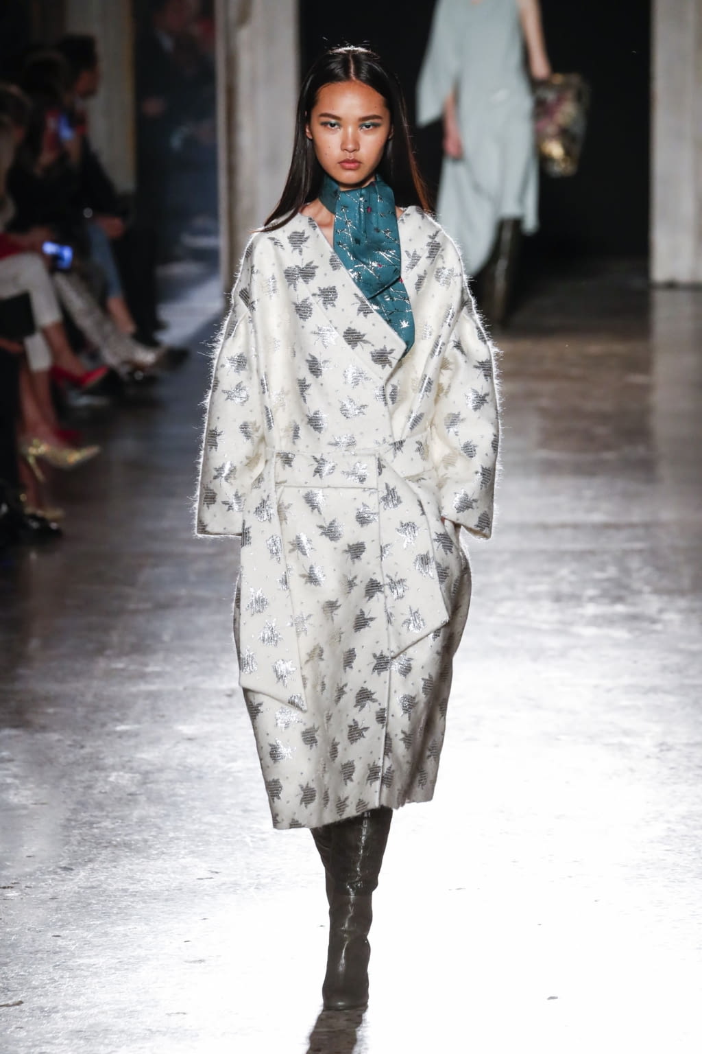 Fashion Week Milan Fall/Winter 2020 look 28 from the Genny collection 女装