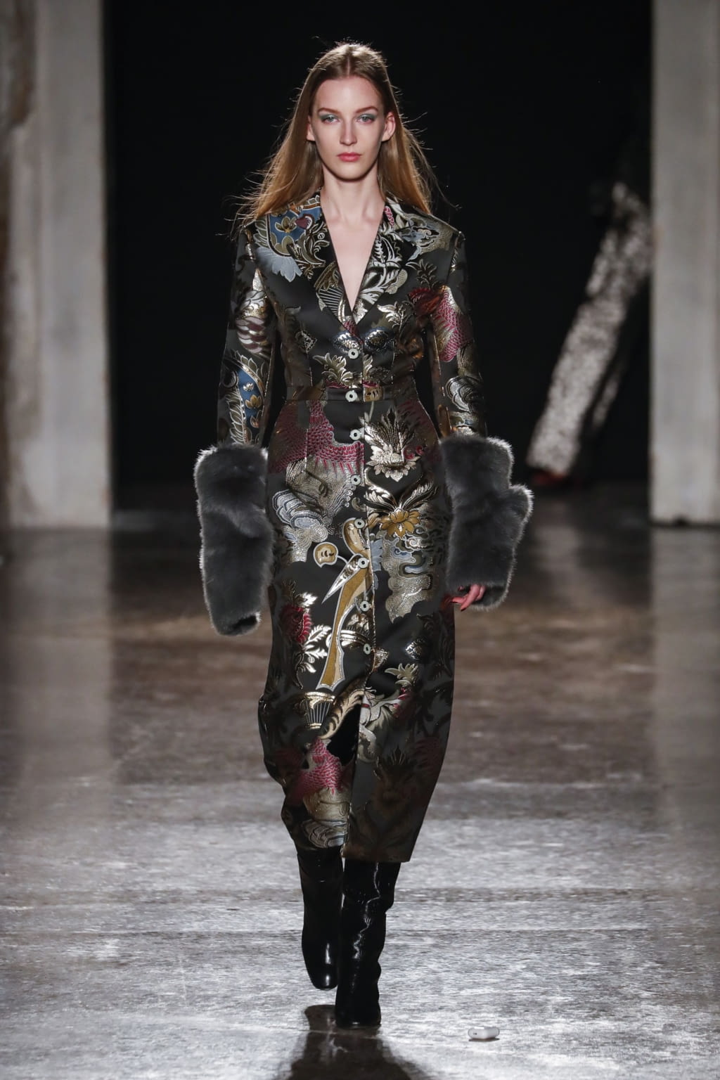 Fashion Week Milan Fall/Winter 2020 look 35 from the Genny collection 女装