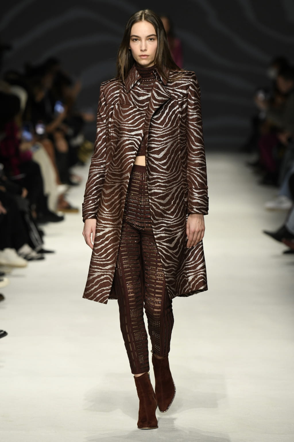 Fashion Week Milan Fall/Winter 2022 look 11 de la collection Genny womenswear