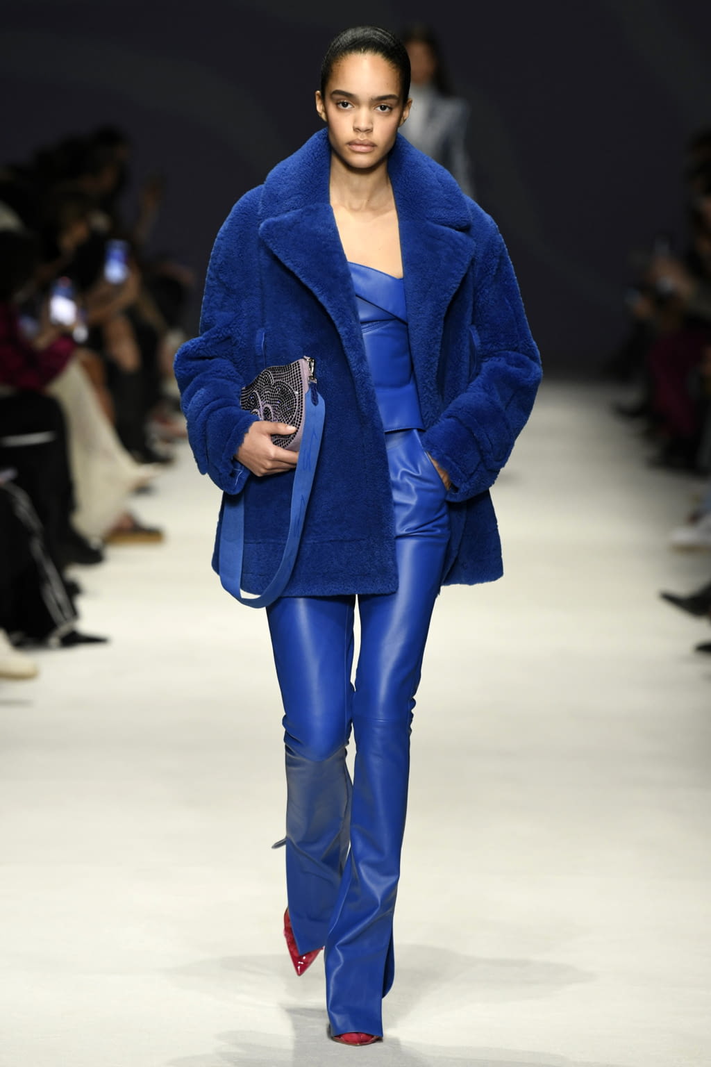 Fashion Week Milan Fall/Winter 2022 look 20 de la collection Genny womenswear