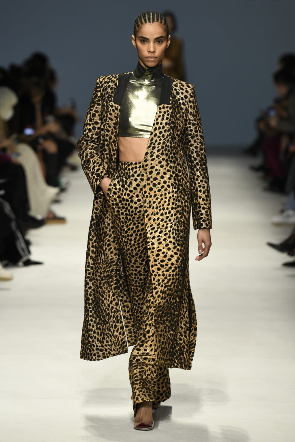 Fashion Week Milan Fall/Winter 2022 look 23 from the Genny collection 女装