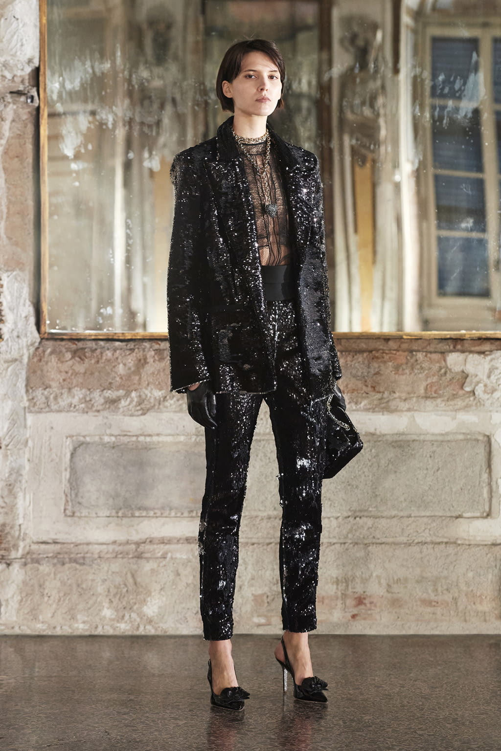 Fashion Week Milan Fall/Winter 2021 look 42 from the Genny collection 女装