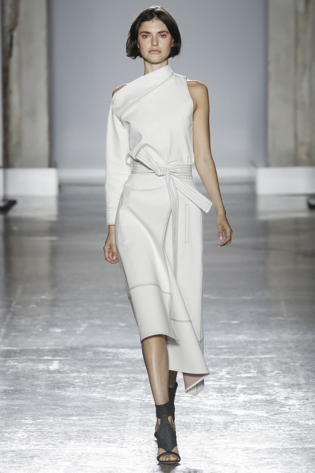 Fashion Week Milan Spring/Summer 2019 look 3 from the Genny collection womenswear