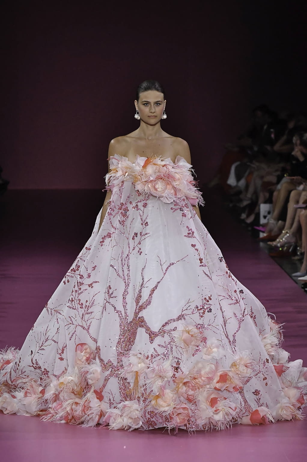 Fashion Week Paris Fall/Winter 2019 look 42 from the Georges Hobeika collection couture