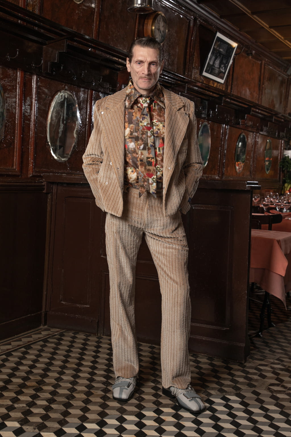 Fashion Week Paris Fall/Winter 2022 look 2 from the Georges Wendell collection menswear