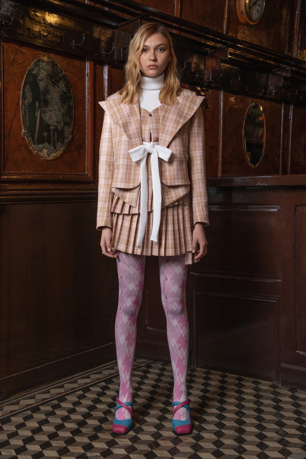 Fashion Week Paris Fall/Winter 2022 look 10 from the Georges Wendell collection menswear