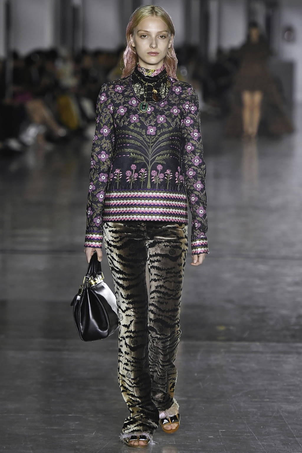 Giambattista Valli S/S19 womenswear #44 - Tagwalk: The Fashion Search ...