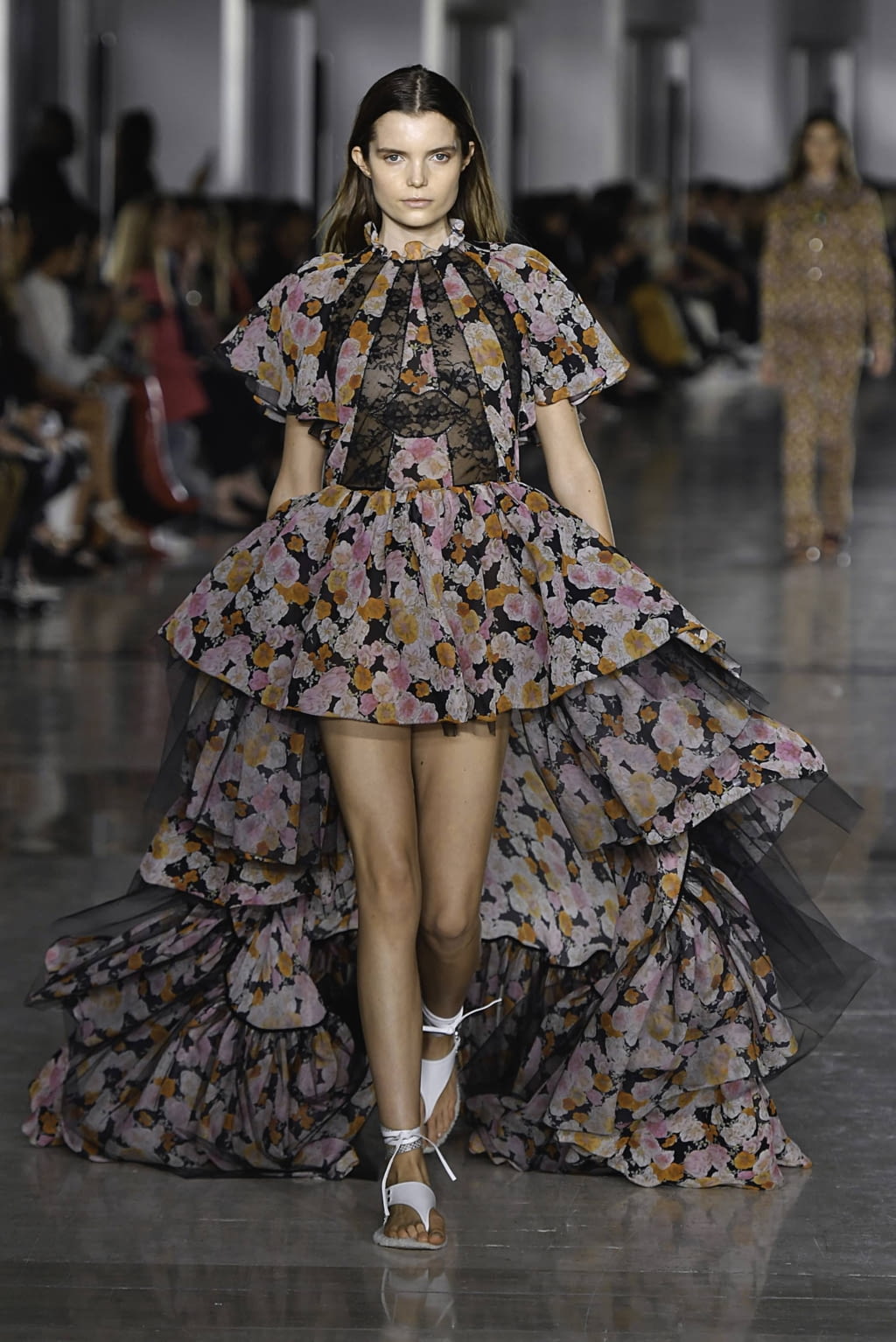 Fashion Week Paris Spring/Summer 2019 look 52 from the Giambattista Valli collection womenswear
