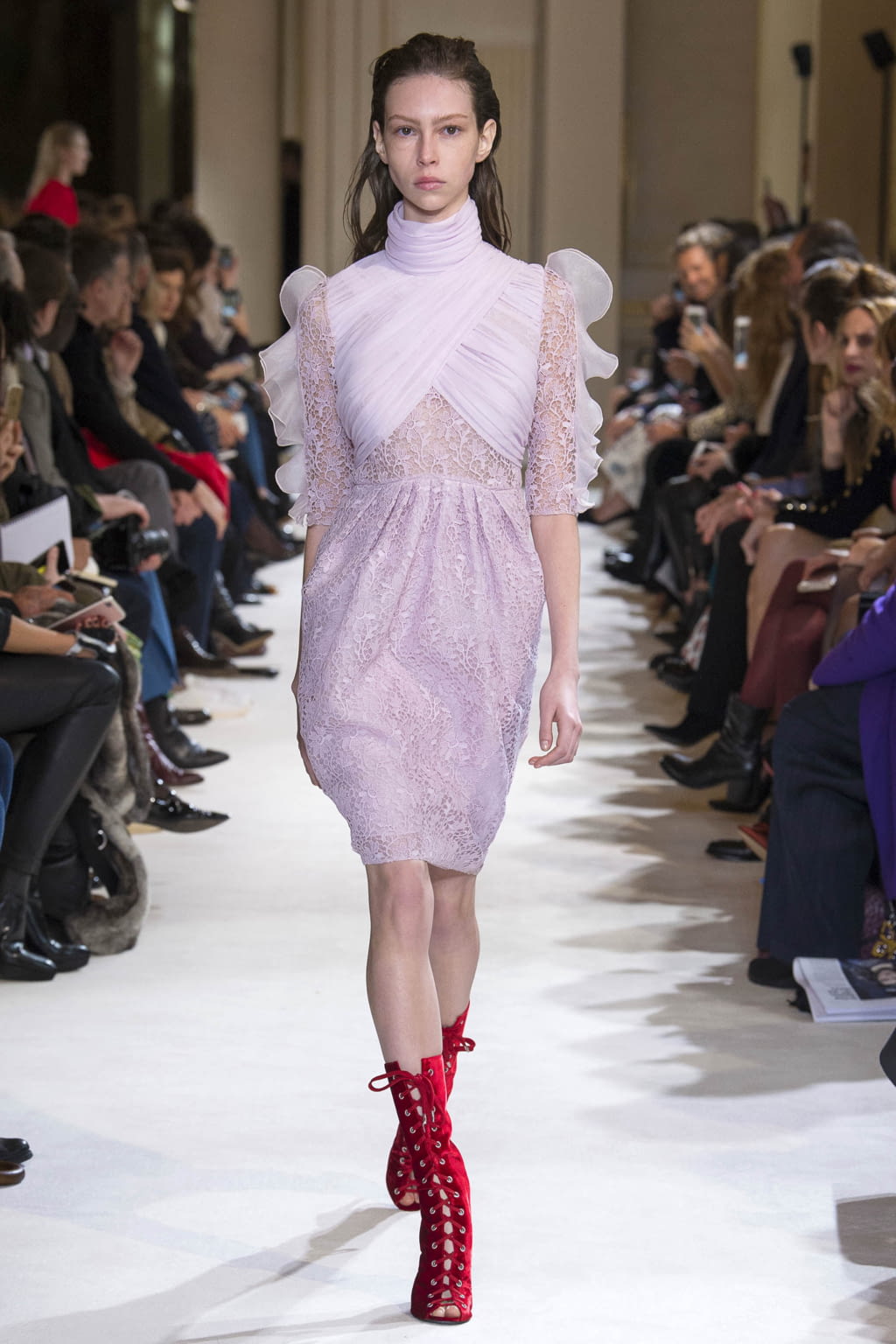 Fashion Week Paris Fall/Winter 2017 look 35 from the Giambattista Valli collection 女装