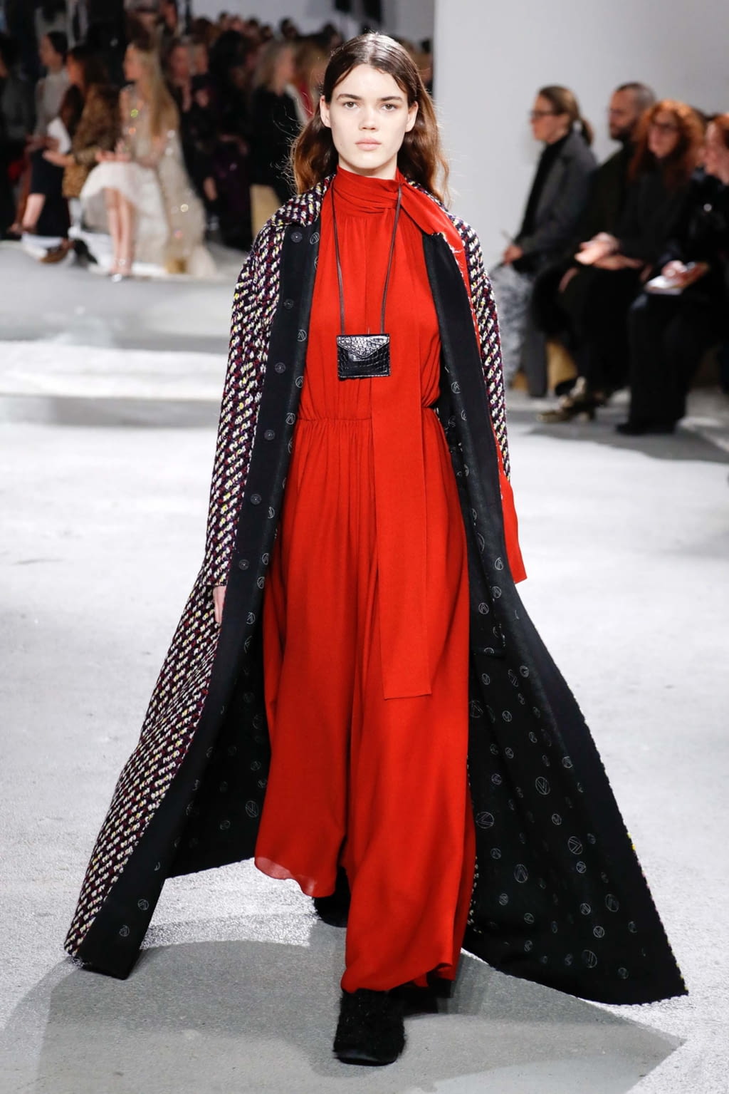 Fashion Week Paris Fall/Winter 2018 look 16 from the Giambattista Valli collection 女装
