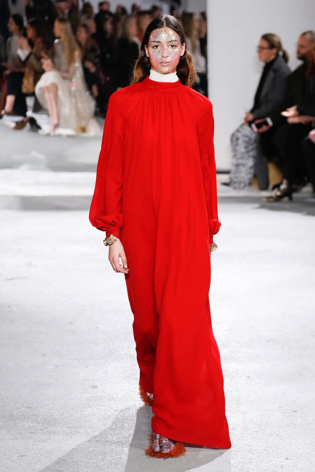 Fashion Week Paris Fall/Winter 2018 look 23 from the Giambattista Valli collection 女装