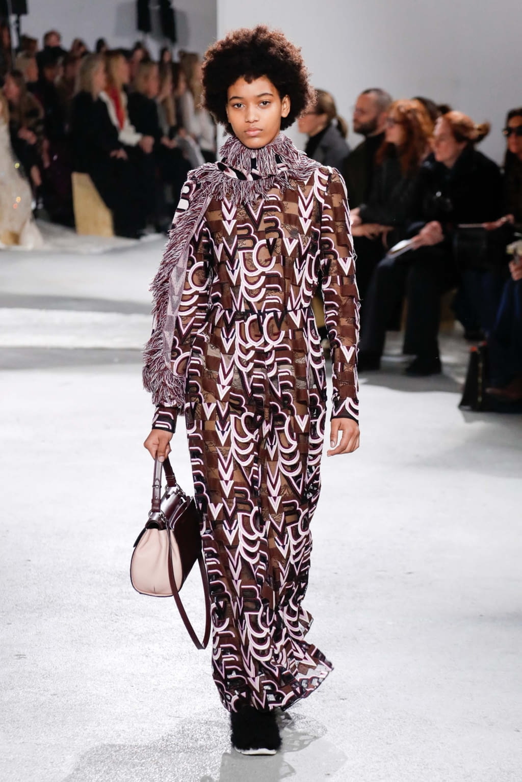 Fashion Week Paris Fall/Winter 2018 look 30 from the Giambattista Valli collection 女装