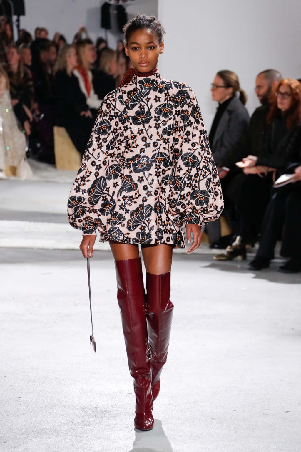 Fashion Week Paris Fall/Winter 2018 look 38 from the Giambattista Valli collection 女装