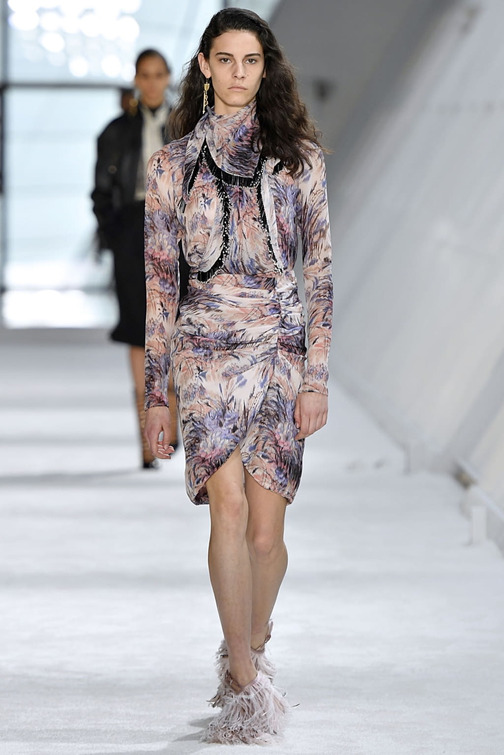Fashion Week Paris Fall/Winter 2019 look 2 de la collection Giambattista Valli womenswear