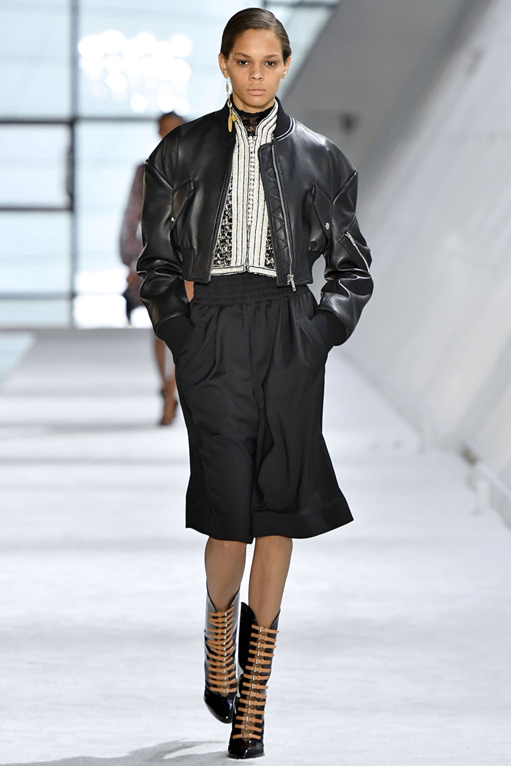 Fashion Week Paris Fall/Winter 2019 look 3 from the Giambattista Valli collection 女装