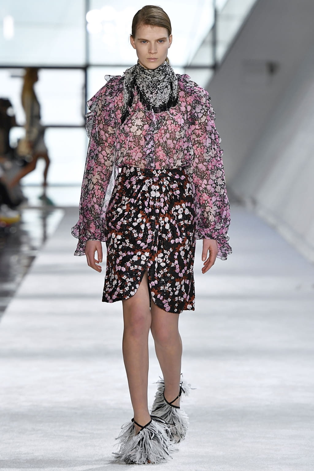 Fashion Week Paris Fall/Winter 2019 look 30 from the Giambattista Valli collection 女装