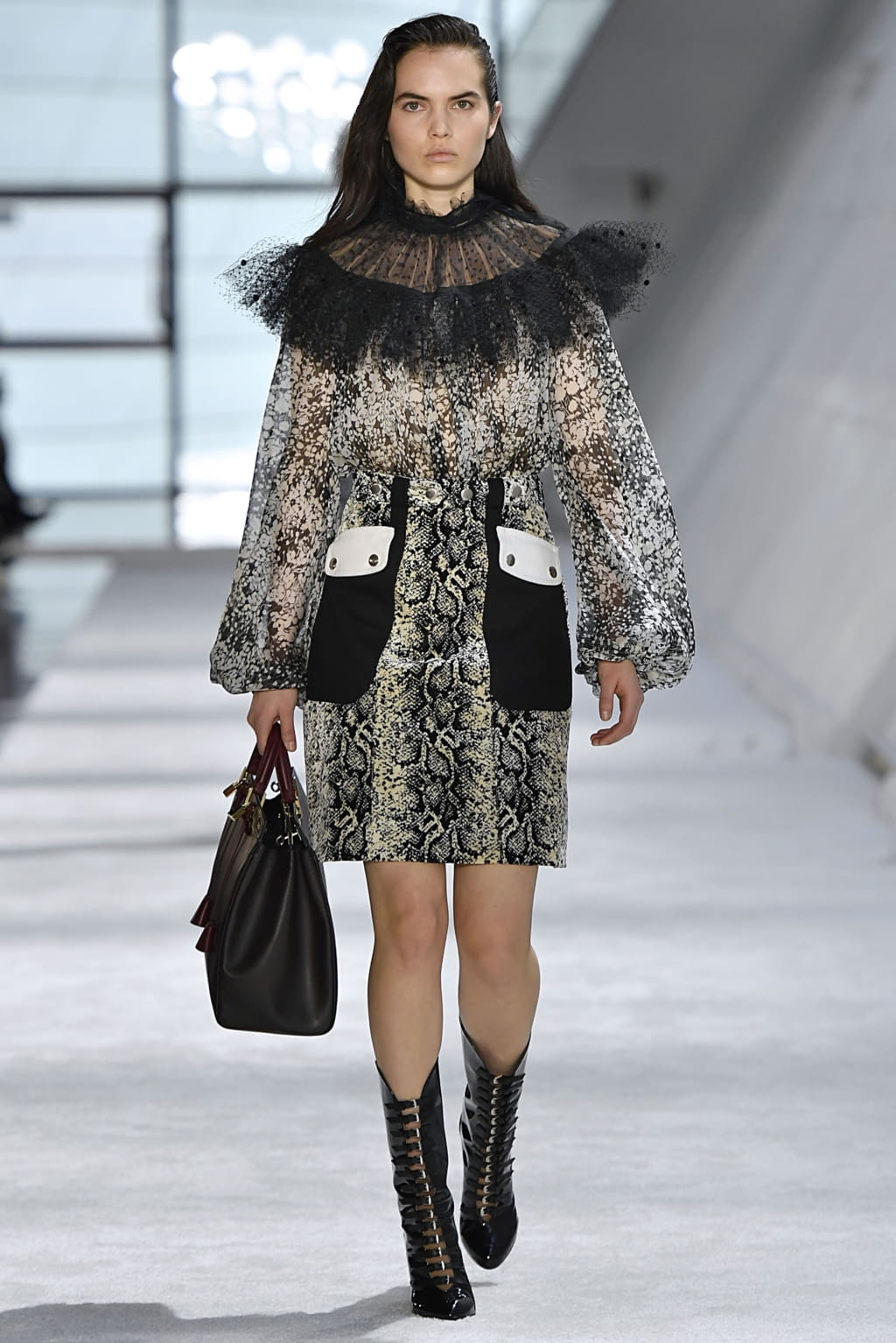 Fashion Week Paris Fall/Winter 2019 look 40 from the Giambattista Valli collection 女装