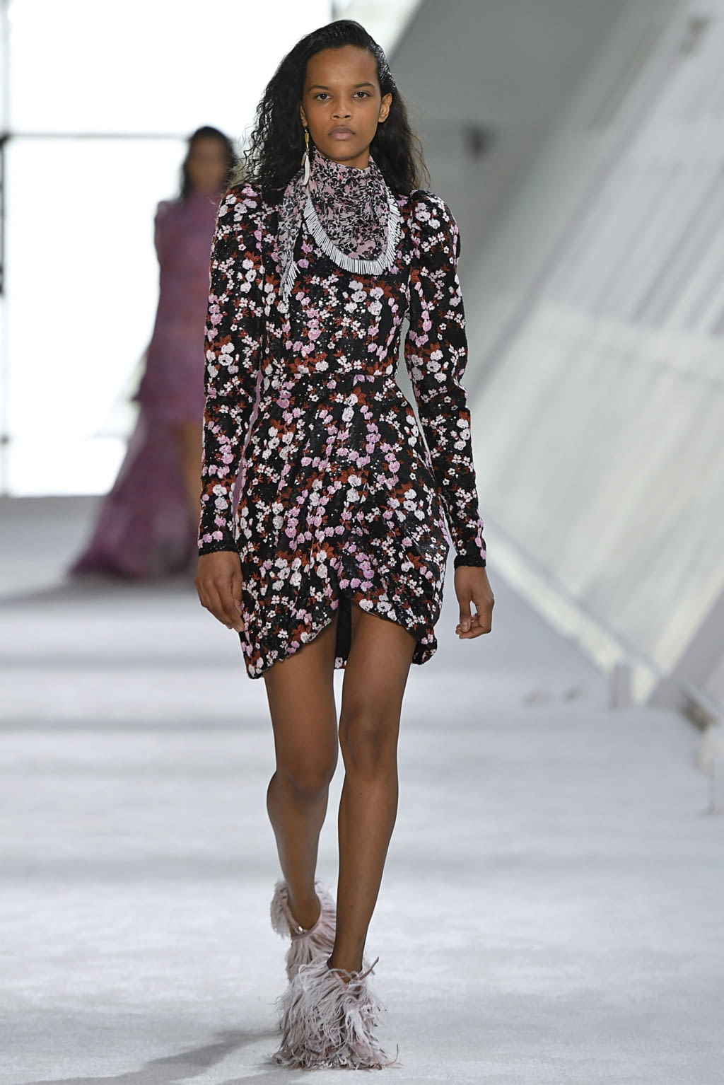Fashion Week Paris Fall/Winter 2019 look 50 from the Giambattista Valli collection 女装