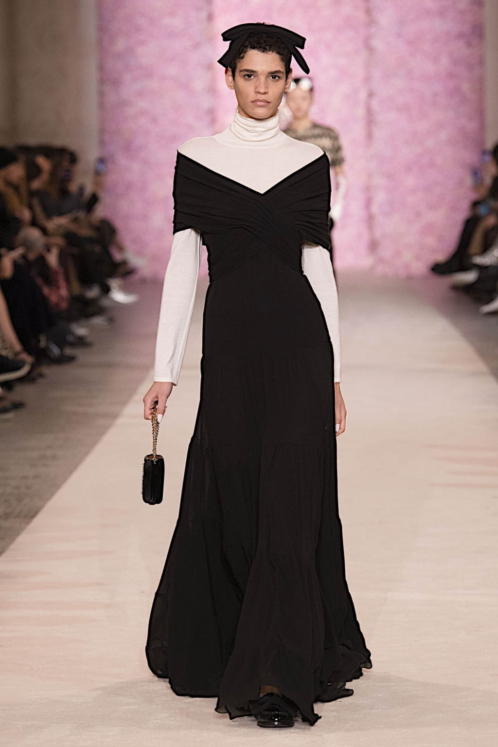 Fashion Week Paris Fall/Winter 2020 look 34 from the Giambattista Valli collection womenswear