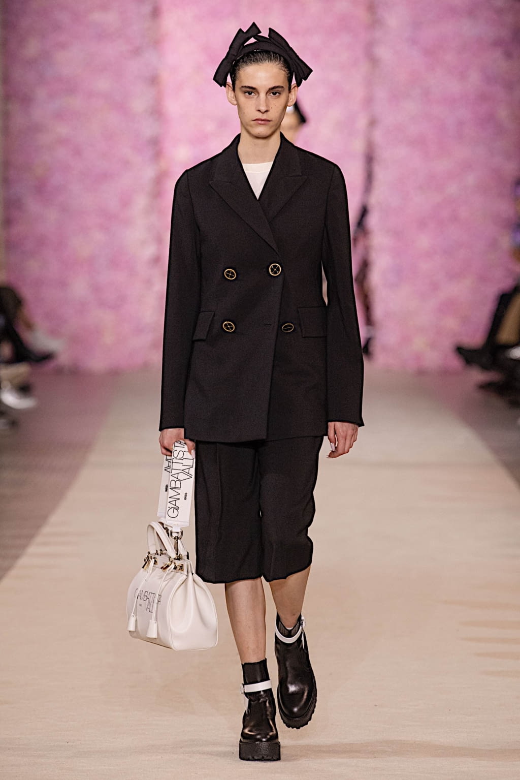 Fashion Week Paris Fall/Winter 2020 look 23 de la collection Giambattista Valli womenswear