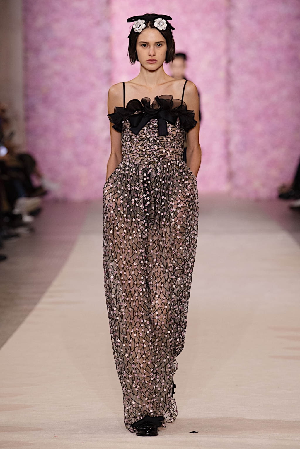 Fashion Week Paris Fall/Winter 2020 look 31 de la collection Giambattista Valli womenswear