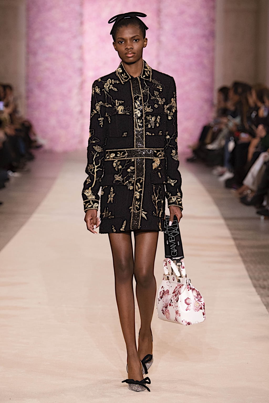 Fashion Week Paris Fall/Winter 2020 look 26 from the Giambattista Valli collection 女装