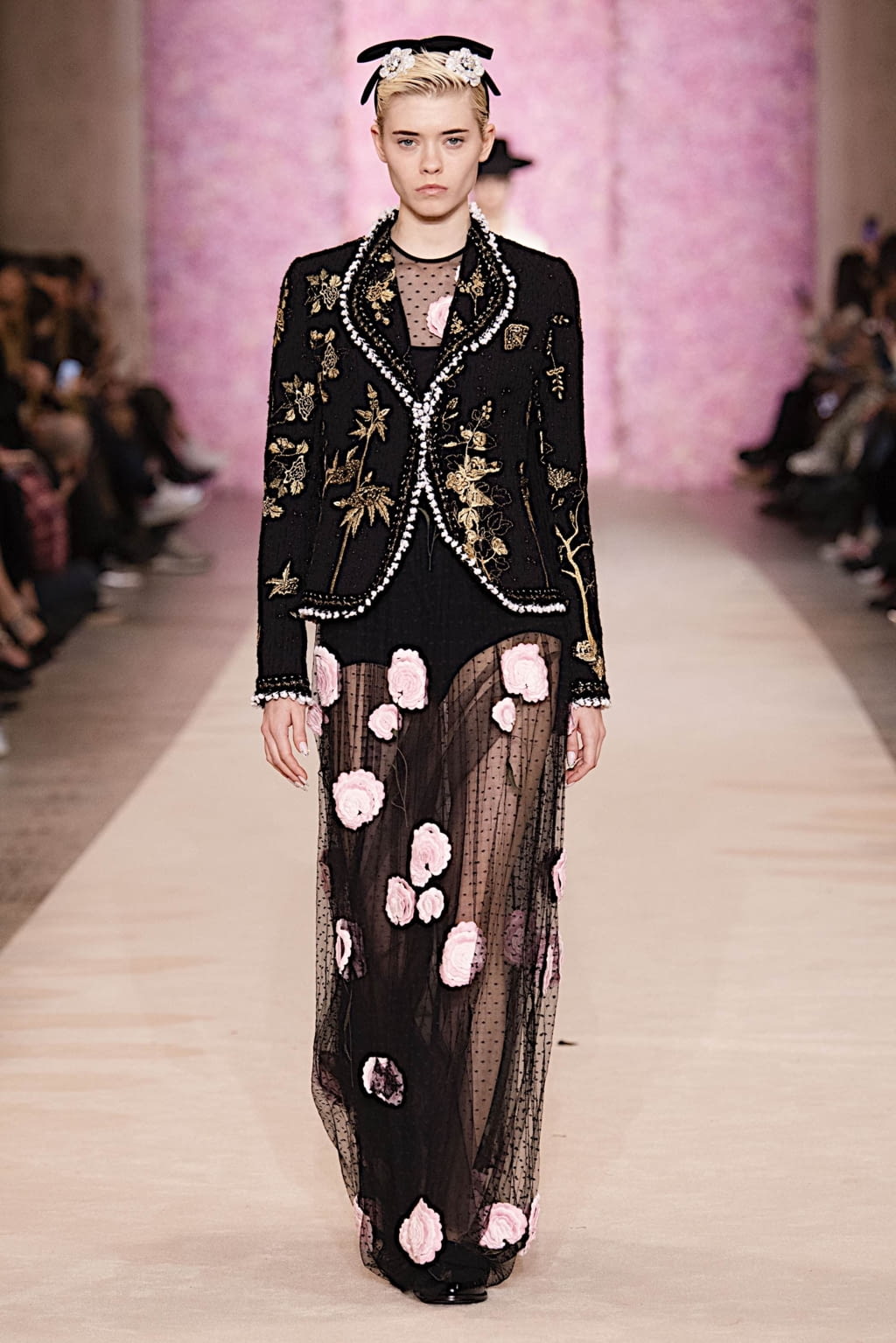 Fashion Week Paris Fall/Winter 2020 look 55 from the Giambattista Valli collection 女装