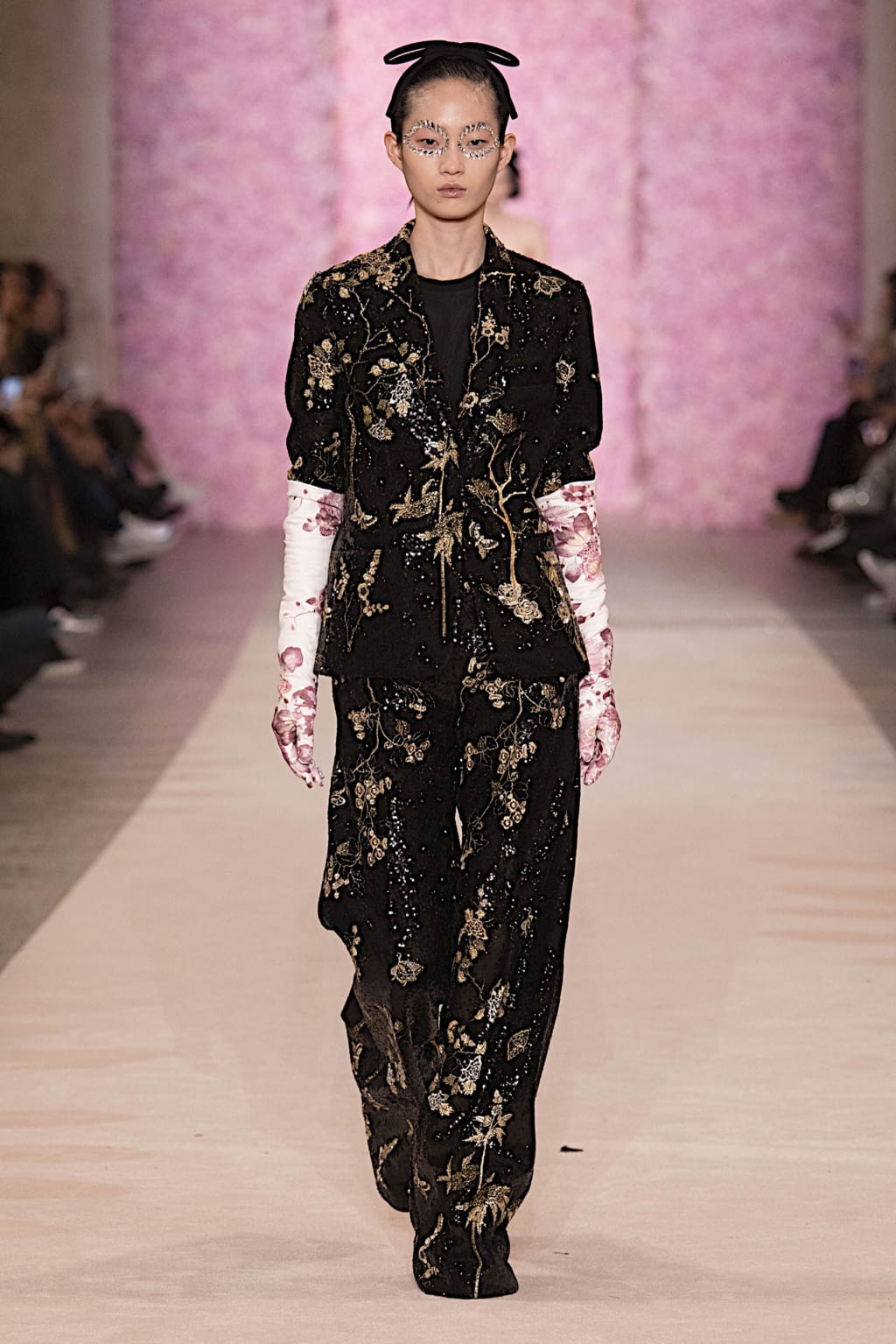 Fashion Week Paris Fall/Winter 2020 look 60 from the Giambattista Valli collection 女装