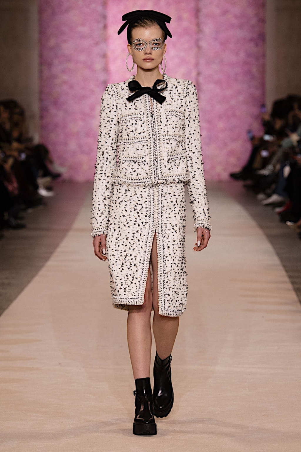 Fashion Week Paris Fall/Winter 2020 look 52 from the Giambattista Valli collection 女装