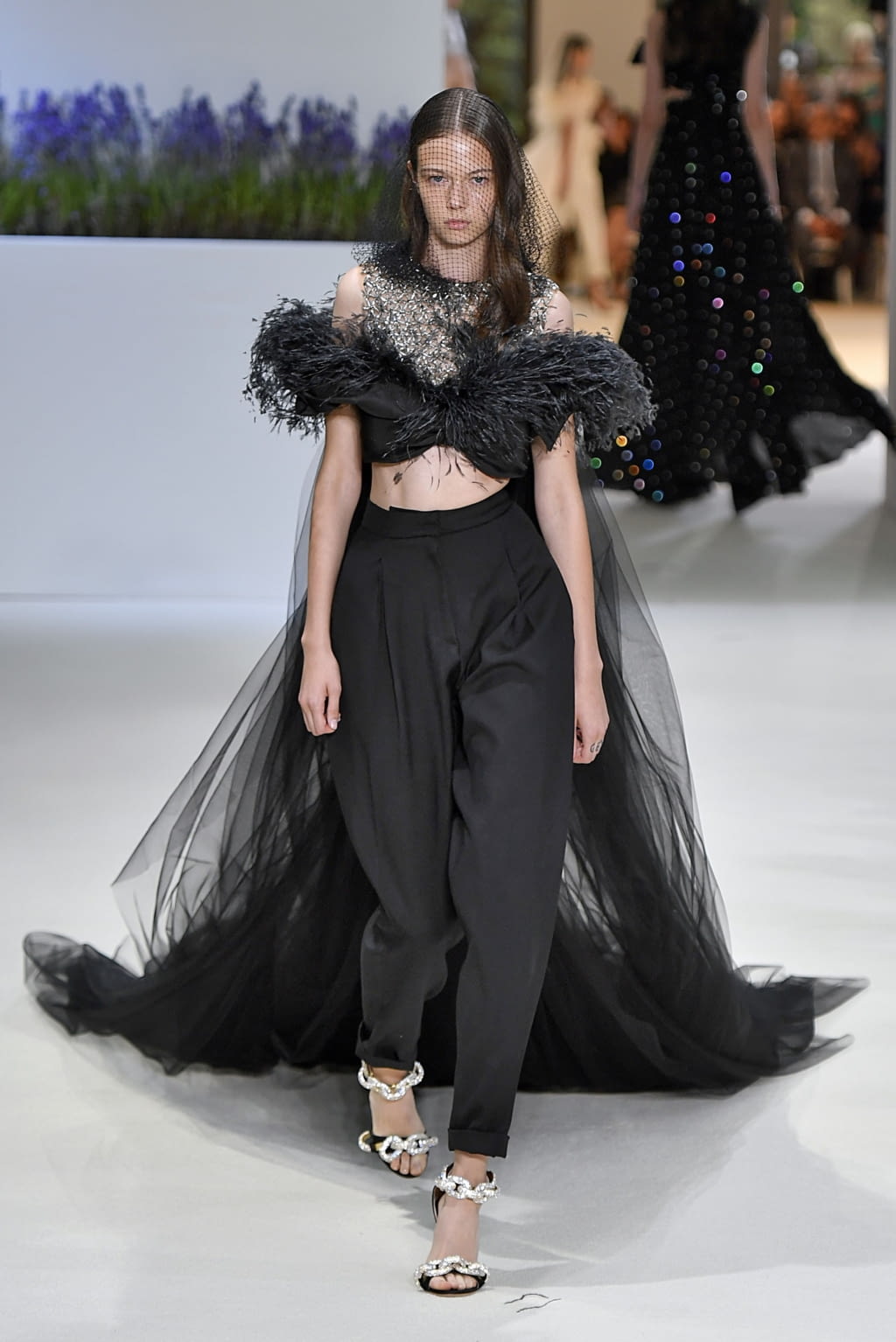 Fashion Week Paris Fall/Winter 2018 look 25 from the Giambattista Valli collection couture