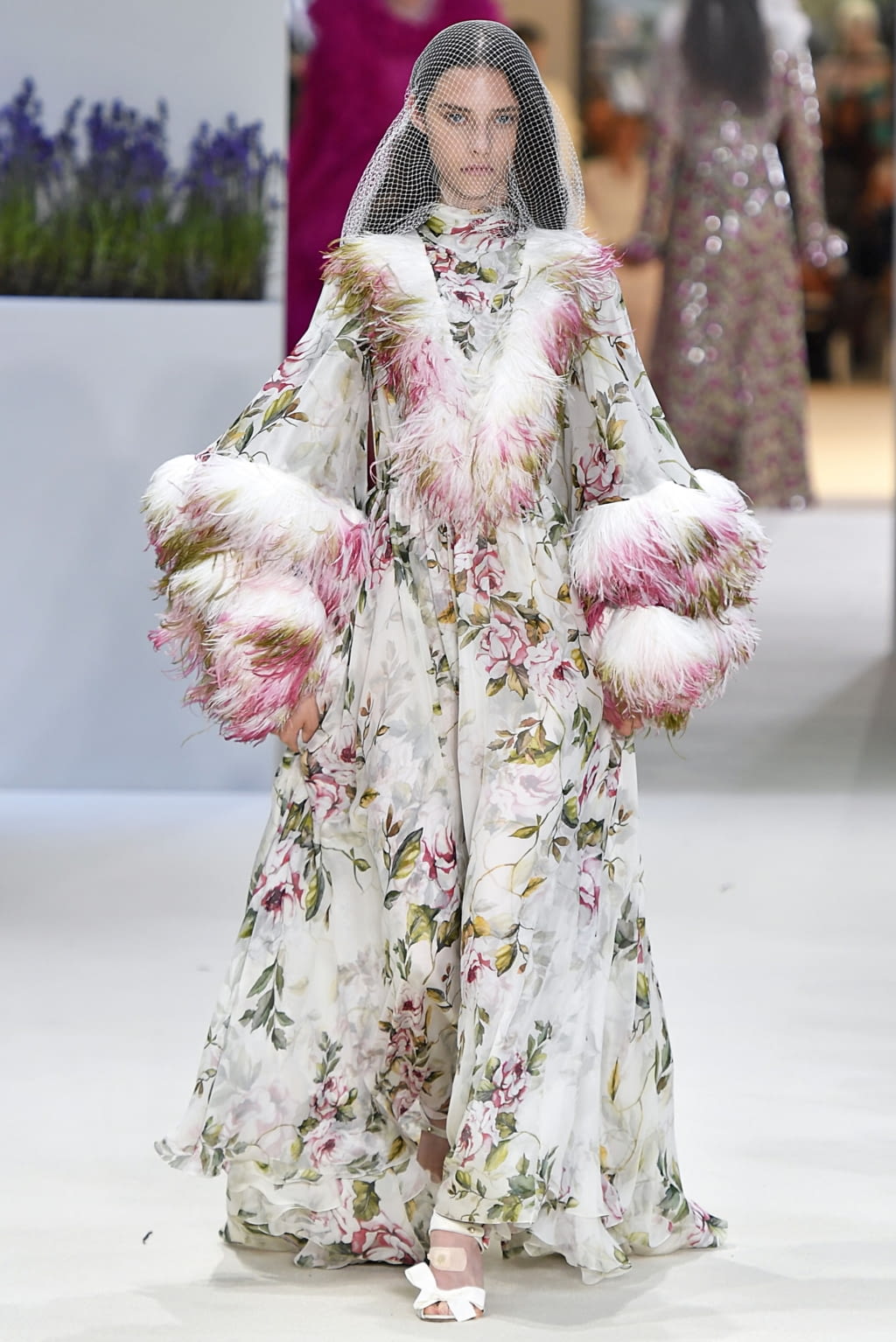 Fashion Week Paris Fall/Winter 2018 look 34 from the Giambattista Valli collection couture