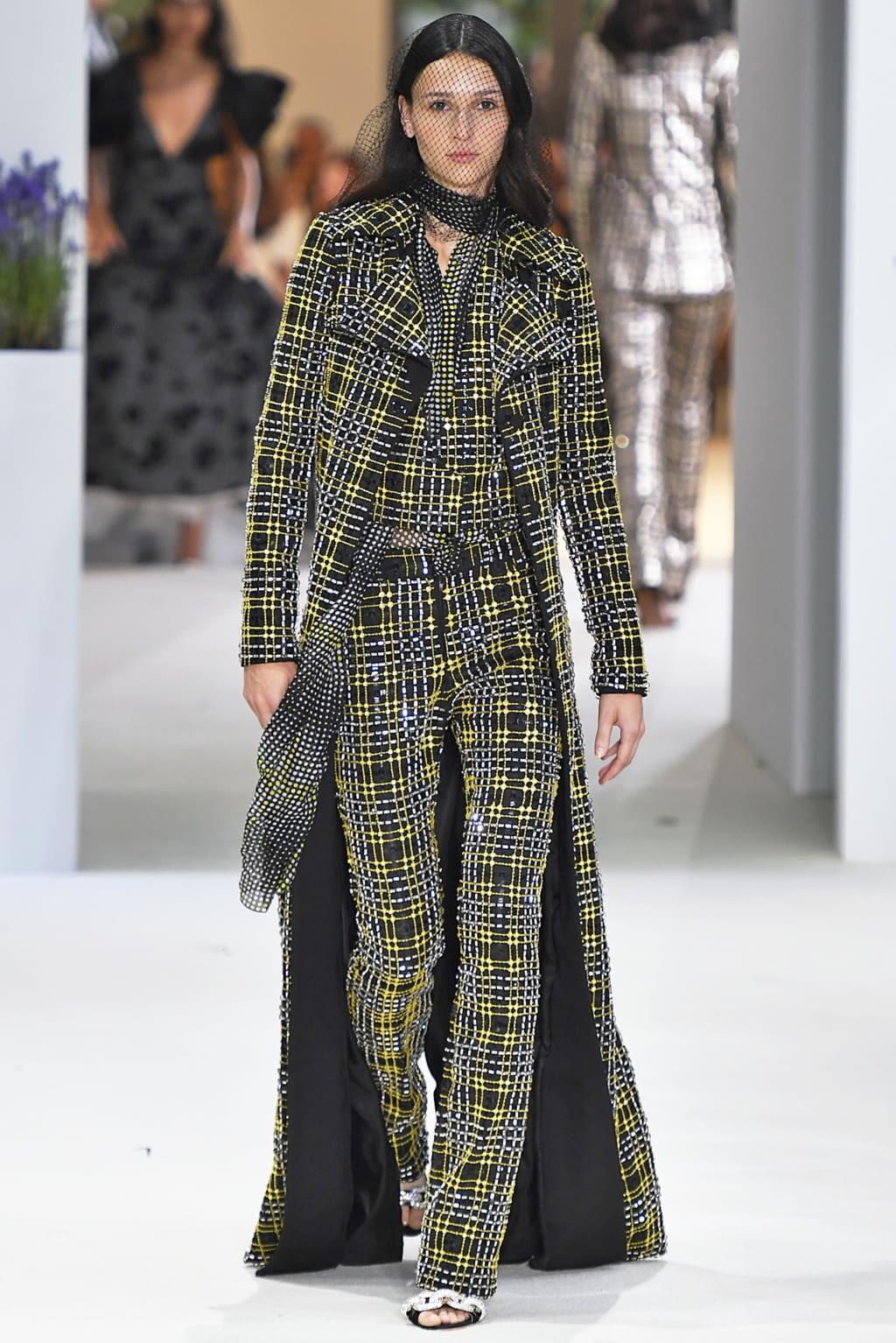 Fashion Week Paris Fall/Winter 2018 look 41 from the Giambattista Valli collection couture