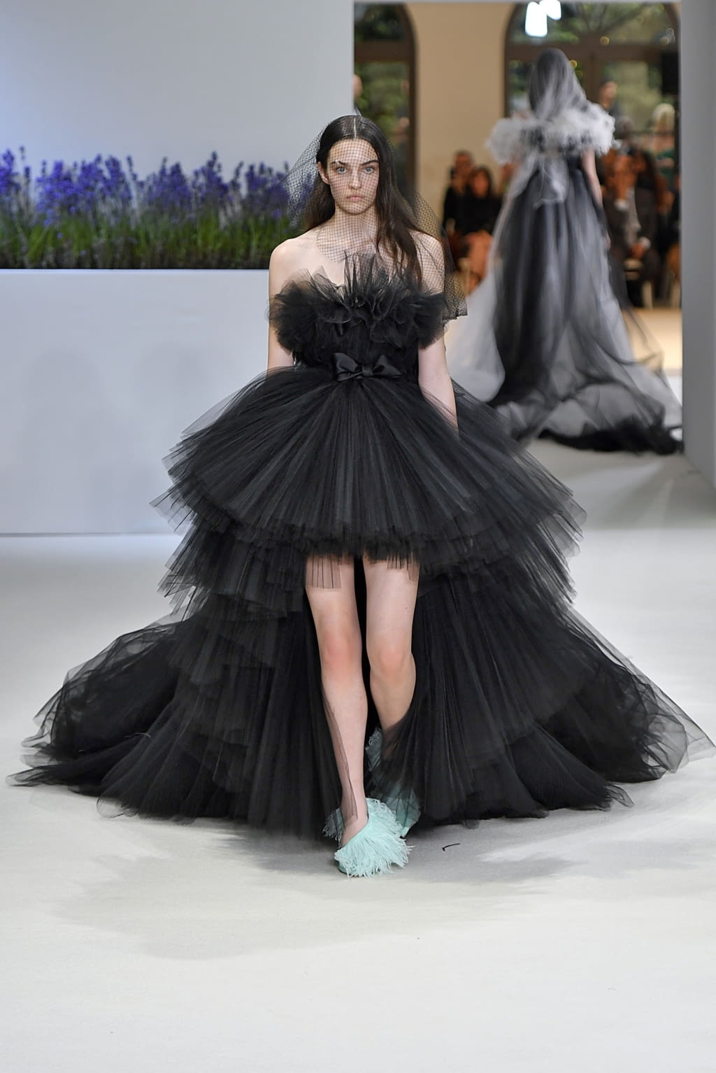 Fashion Week Paris Fall/Winter 2018 look 47 from the Giambattista Valli collection couture