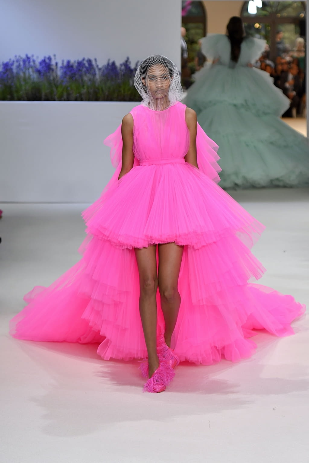 Fashion Week Paris Fall/Winter 2018 look 53 from the Giambattista Valli collection couture