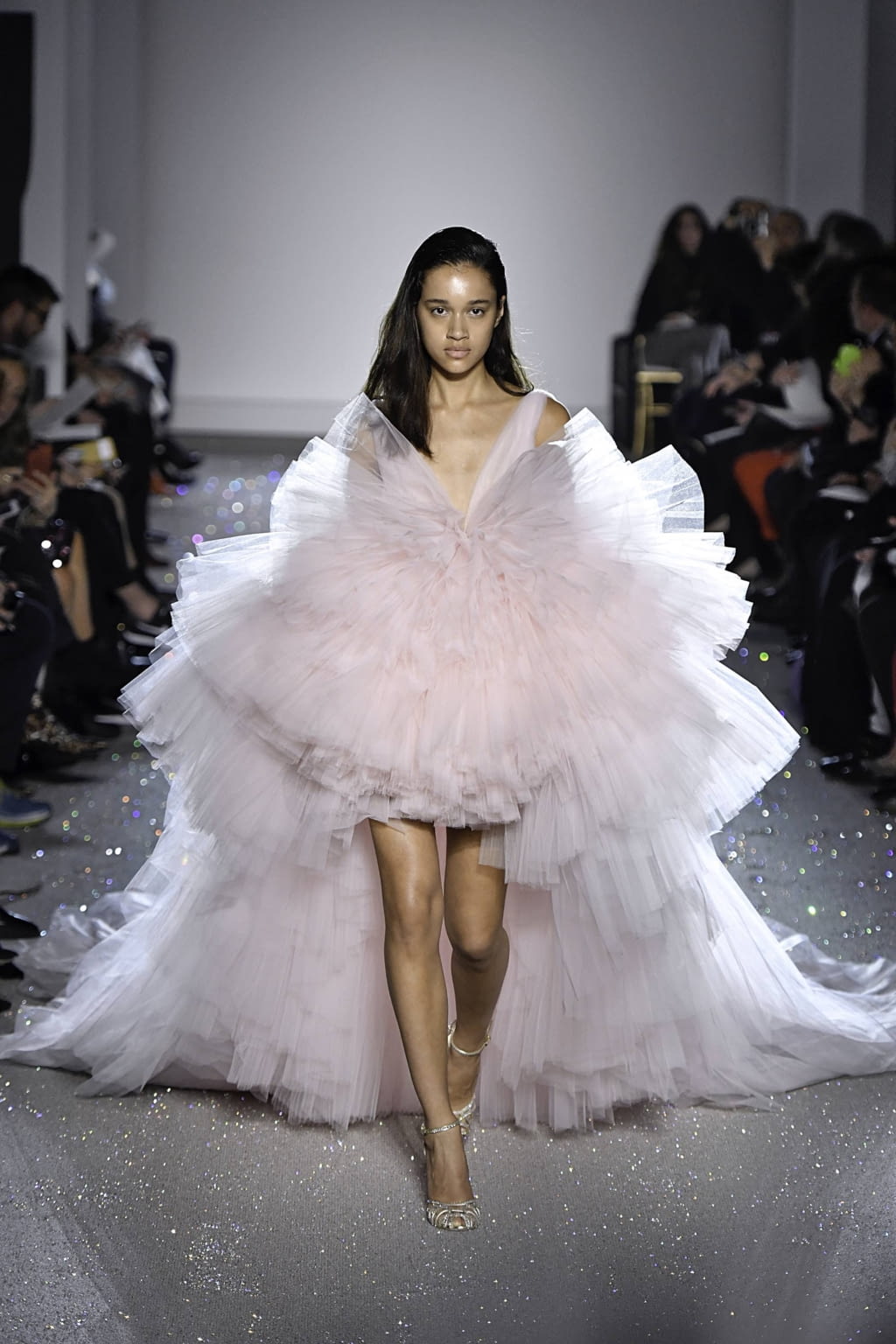 Fashion Week Paris Spring/Summer 2019 look 55 from the Giambattista Valli collection couture