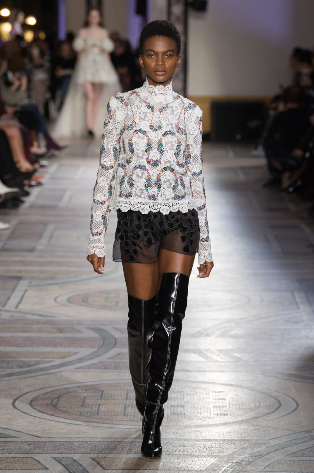 Fashion Week Paris Spring/Summer 2018 look 21 de la collection Giambattista Valli couture